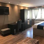 Mike's Four ホームステイ