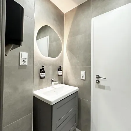 Δωμάτια σε οικογενειακή κατοικία Mike's Four