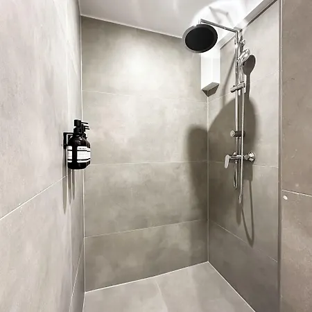 Mike's Four Ντίσελντορφ